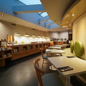 987-prague-hotel.praguehotelsweb.com/